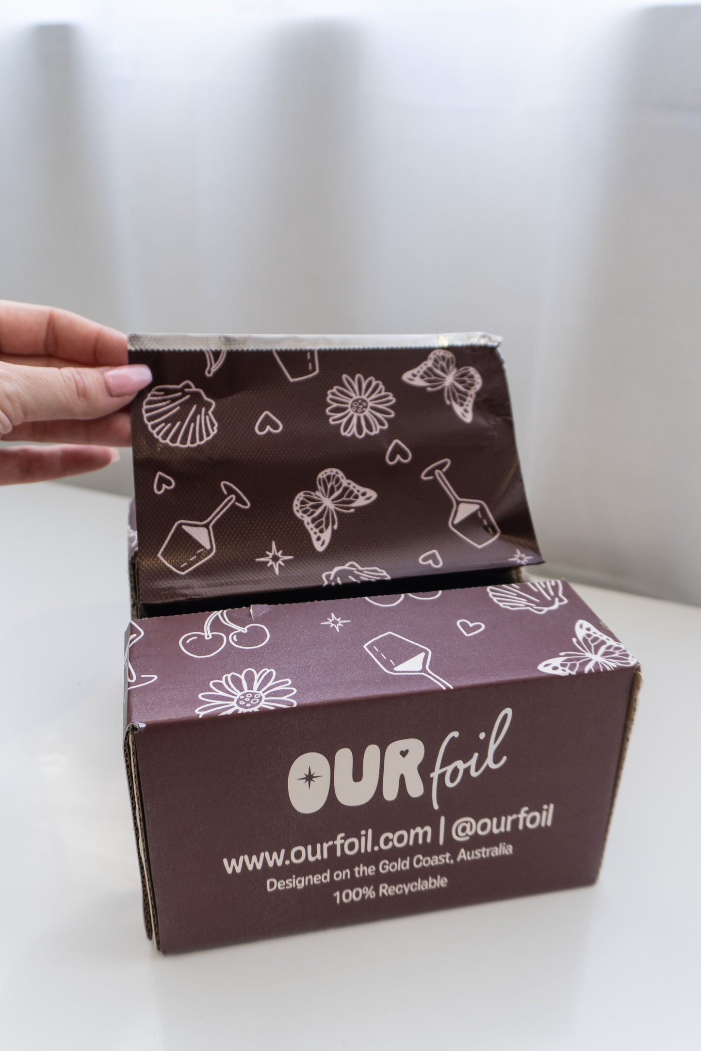 SHORT foil Dark print